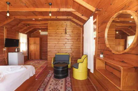 Demre Sahildeki Ev Bungalov