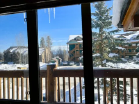 Modern Mountain Vacation! Private Hot Tub 3bd/3bth 金伯利酒店