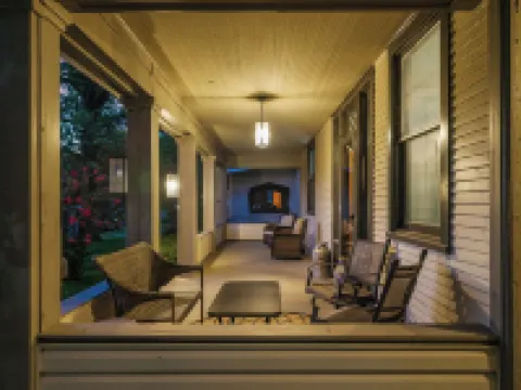 Bourbon Trail Retreat . Sleeps 10 + Hot Tub. In the Heart of the Bourbon Trail