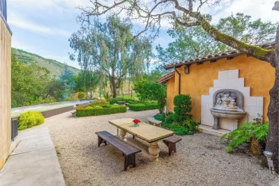 Escape to Paradise: A Stunning Tuscany-Style Home with Views of Vineyards Hotels near Quintessa