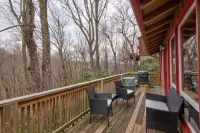 Charming Mountain Escape with Hot Tub and Scenic Deck - Cozy Retreat