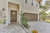 3 Mi to Usf: Dog-friendly Home w/ Large Yard