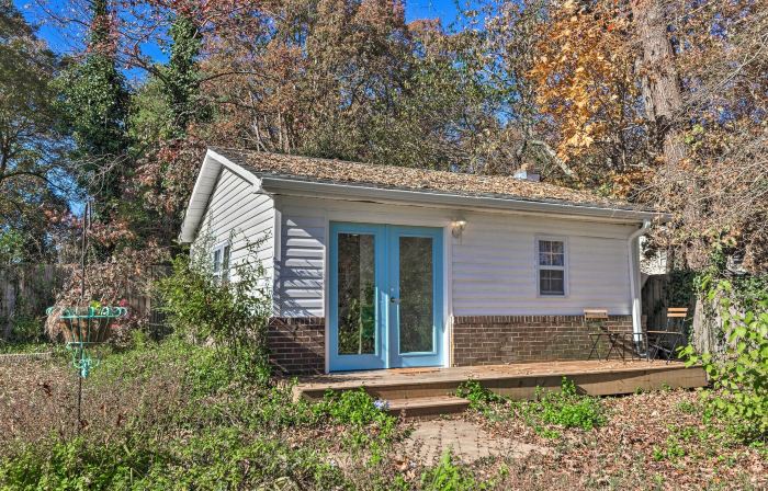 Claires Cottage ~ 4 Mi to Downtown Greenville!