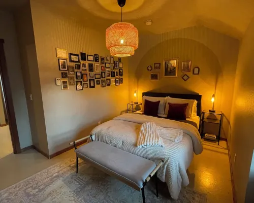 Cozy 2-bedroom apartment in Warren with AC, WiFi Hotels in Warren