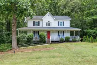 7.7 mi to LakePoint Sports - Near Historic DT - HotTub