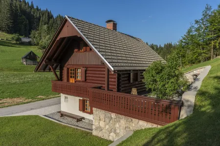 CHALET AJDA, VACATION HOME Отели в г. Копривник-у-Бохіню