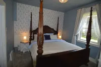 Spacious Mountain Retreat in Silverton – Perfect for Groups & Families Shangri-La Soaking Pools 주변 호텔