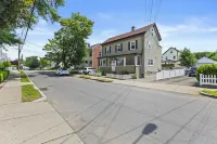 Totally Renovated 3Br Apartment Hotel a Newton