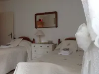 Beautiful traditional house 1 minute from the Square Hotels in Monpazier