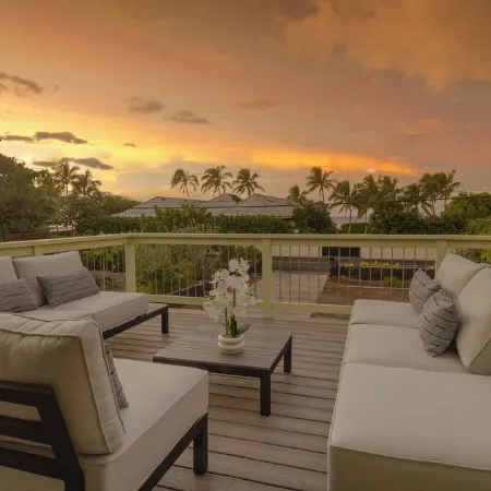 Puako Beach + Sunsets. Feel the Sea Breeze, Hear Calming Surf. Steps to Beach