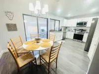 Renovated retreat 5 minutes or less from hospitals, highways, & foodie markets!