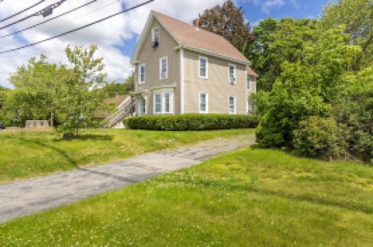 Modern Apartment - 20 Mins to Portland, Deck, Grill & Firepit, King Bed, DogsOK