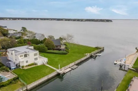 Summer Rental - Hampton Bays Waterfront- FULL MONTH ONLY August - Labor Day