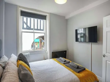 Town Centre Apartment | Sleeps 2-4 | Trendy | Modern | Ideal Getaway