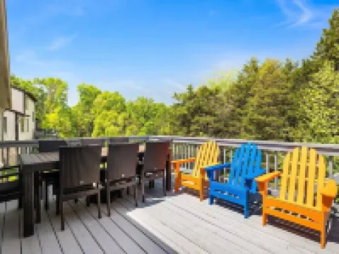 6BR Play Heaven! Movie Theater, Golf, Hot Tub Hotels in Massanutten