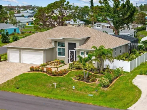 Seaside Sunset Oasis Open Concept Pool House With Lanai & Private Fenced In Yard