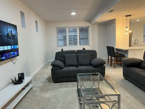 Charming 2-bedroom Arcadia townhome in brilliant Arcadia with WiFi, AC