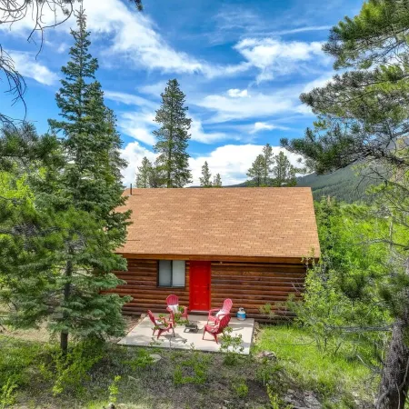 Charming mountain cabin located just minutes from Golden Gate Canyon State Park
