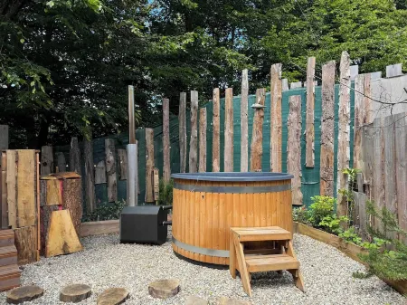 Unusual, intimate lodge with Nordic bath in the heart of Alsace