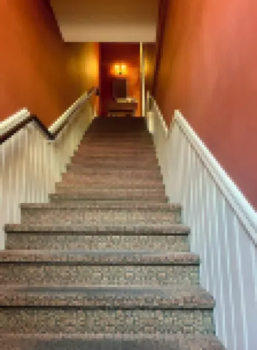 2 bedroom Waterfront Victorian Apartment