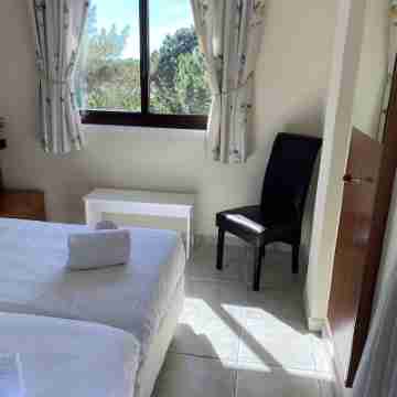 Luxe Appartement, 5min van het Strand, Praia da Falésia, Albufeira Algarve Rooms