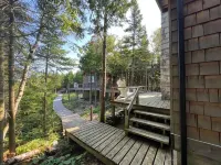 Boardwalk Pines at Tobermory Hotels in Tobermory