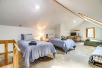 3 min to Mt Snow & FREE Shuttle! Family-Size fun, Wood Fireplace, Arcades.