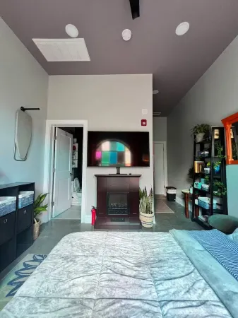 Orange & Groovy Stylish Amphitheater, Park, Metro North, Ferry All 2-10min walk Отели рядом с достопримечательностью «Лонг Бич»