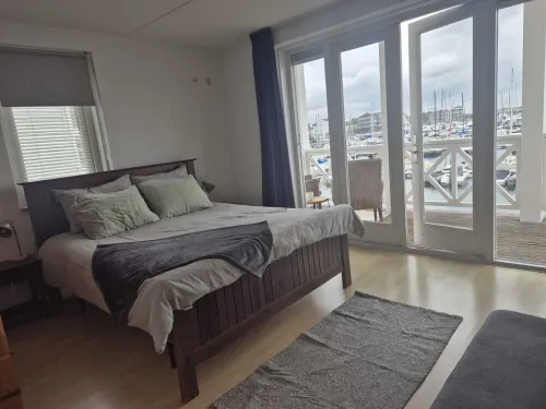 1st line water front 5 Minutes to the beach and 10 mins to old town center.