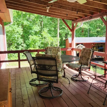 Rustic Red Cabin on Kerr Lake