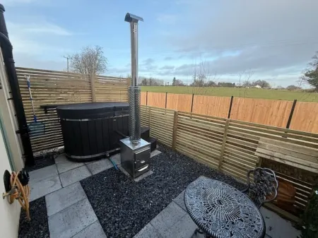 Cedar Barn - Nantwich with Hot Tub