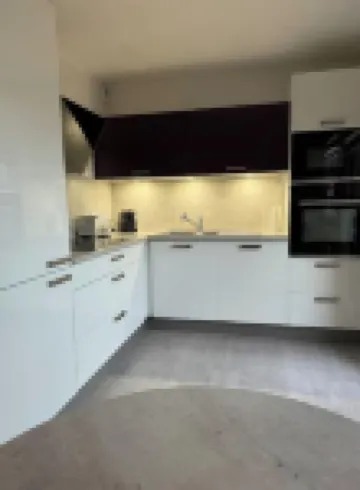 3-ROOM APARTMENT NEAR TOWN CENTER