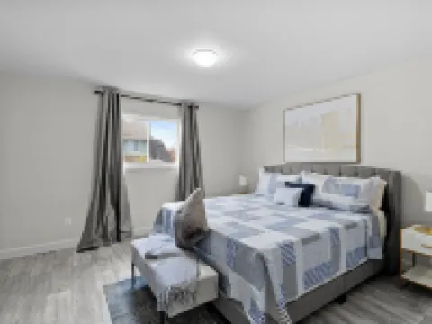 Castle in Bowman*Close to Port Darlington*Whole House*Arcade*King Bed*Backyard* Hotels in Clarington