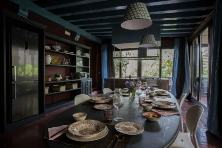 Between Etna and the sea