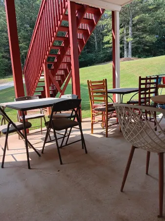 Peace Full Place located in a beautiful pooll and tennis community.