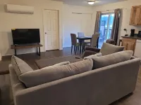 Charming 2-bedroom condo in lovely Coos Bay with WiFi, AC