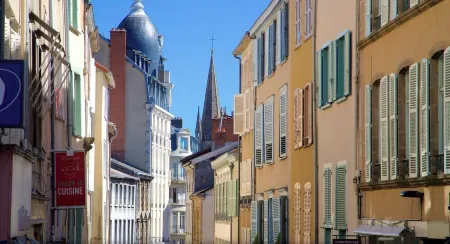 Le Gari, Limoges Отели рядом с достопримечательностью «Сен-Пьер-дю-Квейруа»