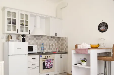 The Silence & The City in Top Center