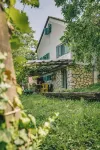 2 bedroom cozy cottage surrounded by vineyards فنادق في 