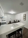 Lovely 2-bedroom apartment in brilliant Tampa with WiFi, AC Hotels in University