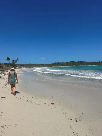 Nonsuch Bay 3 bedroom duplex private apartment