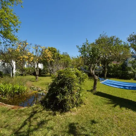 House with Private Courtyard 200 m from the Cliffs