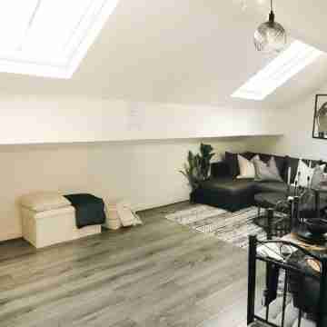 Modern Freshly Furnished Apartment City Centre, Foster Square Others