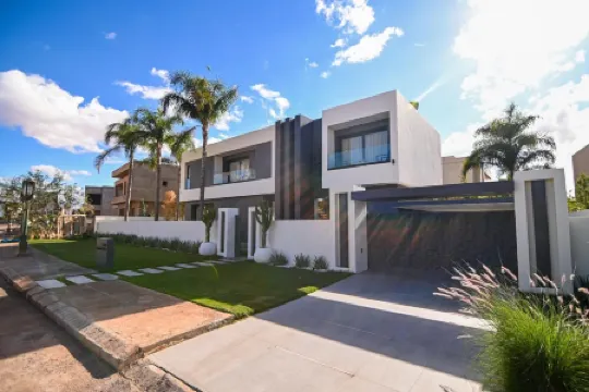 Lux Golf Private Villa, 4bds, 6 baths, Pool, Jacuzzi, Cinema