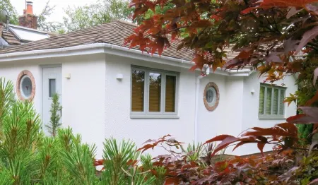 The MIddlewood - Luxury Private Cottage with Garden Отели в г. Макклсфилд