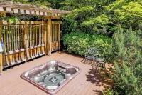 Rhythm Waters by Avantstay Garden Paradise, Pond