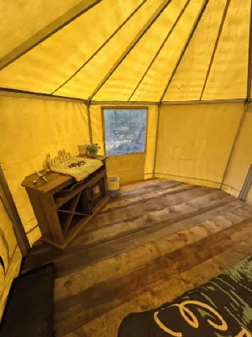 Amazing 1-bedroom yurt in Seward 貝爾克里克酒店