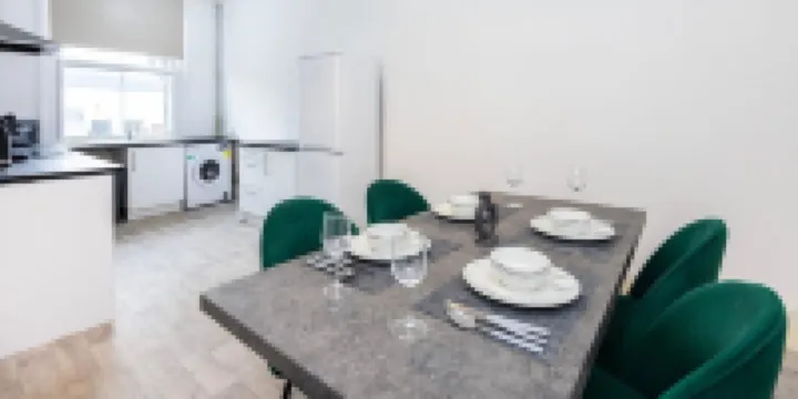 Gorgeous & Huge 3Br Home City Centre by Luxiety Stays