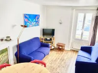 50 metres from the casino beach townhouse sleeps 8