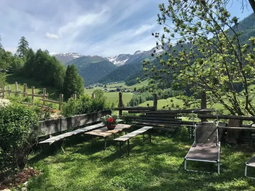 Cozy apartment with panoramic views of the Casies Valley Hotels in Valle Di Casies